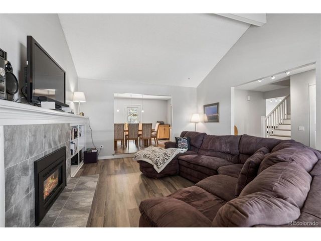 2711 S Oakland Cir E, Aurora, CO 80014