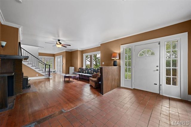 9914 Parkway Drive, St Louis, MO 63137
