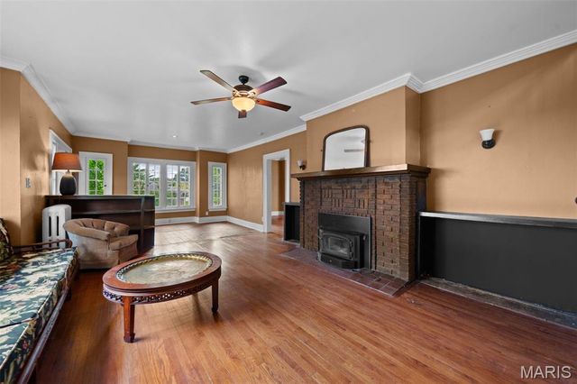 9914 Parkway Drive, St Louis, MO 63137