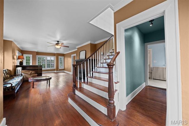 9914 Parkway Drive, St Louis, MO 63137