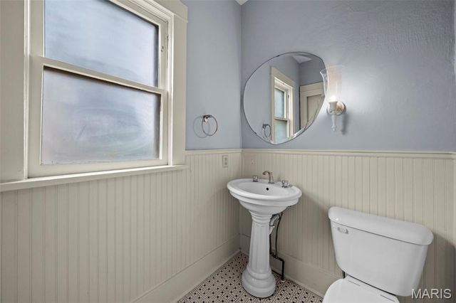9914 Parkway Drive, St Louis, MO 63137