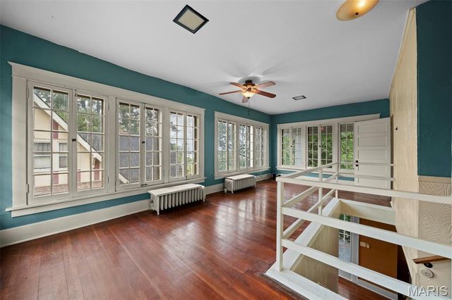 9914 Parkway Drive, St Louis, MO 63137