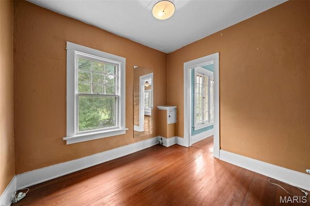 9914 Parkway Drive, St Louis, MO 63137