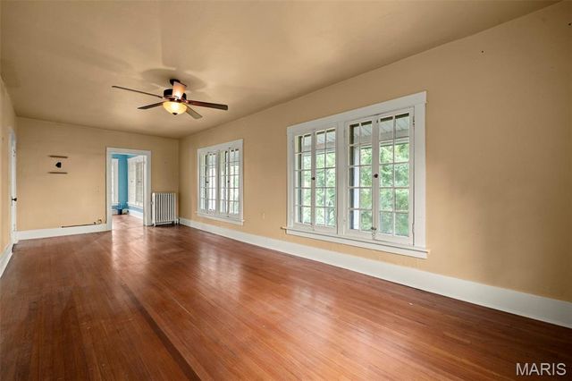 9914 Parkway Drive, St Louis, MO 63137