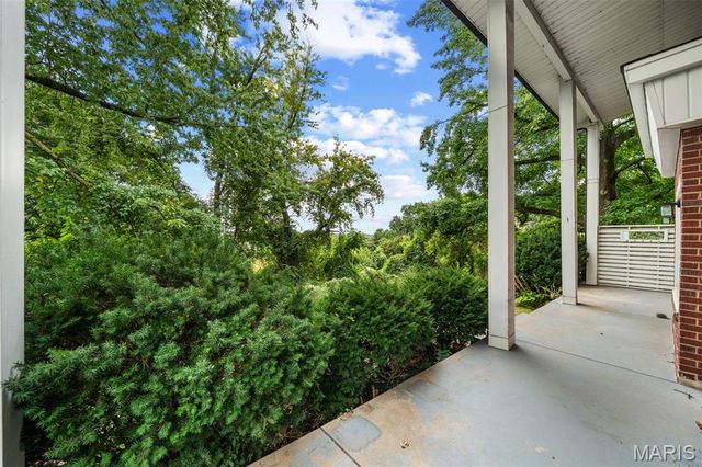 9914 Parkway Drive, St Louis, MO 63137