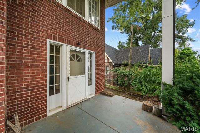 9914 Parkway Drive, St Louis, MO 63137