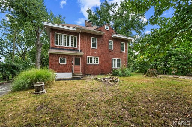 9914 Parkway Drive, St Louis, MO 63137