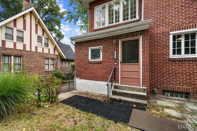 9914 Parkway Drive, St Louis, MO 63137