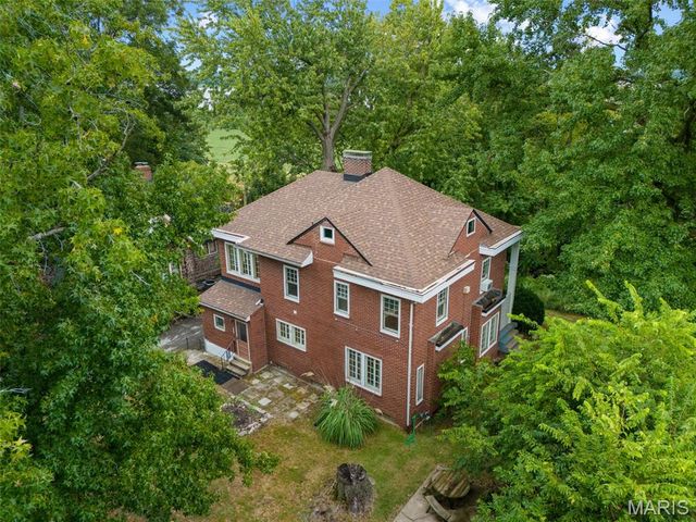 9914 Parkway Drive, St Louis, MO 63137