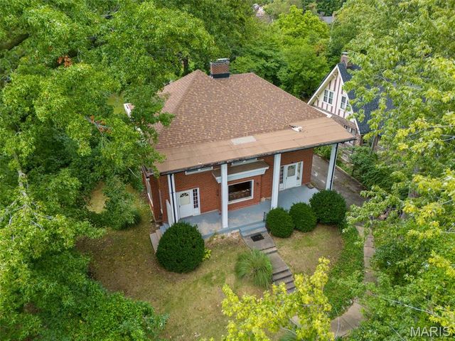 9914 Parkway Drive, St Louis, MO 63137
