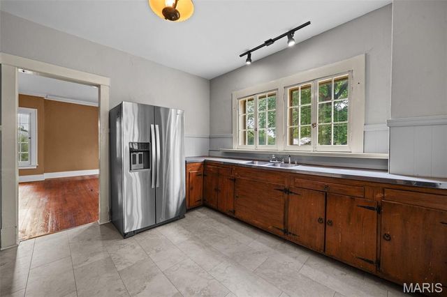 9914 Parkway Drive, St Louis, MO 63137