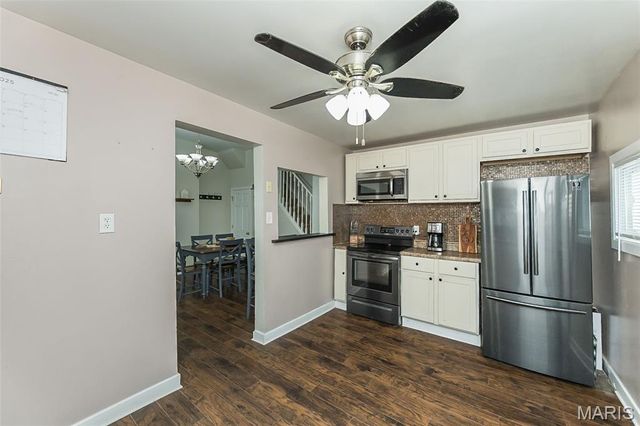 944 Regina Avenue, St Louis, MO 63125