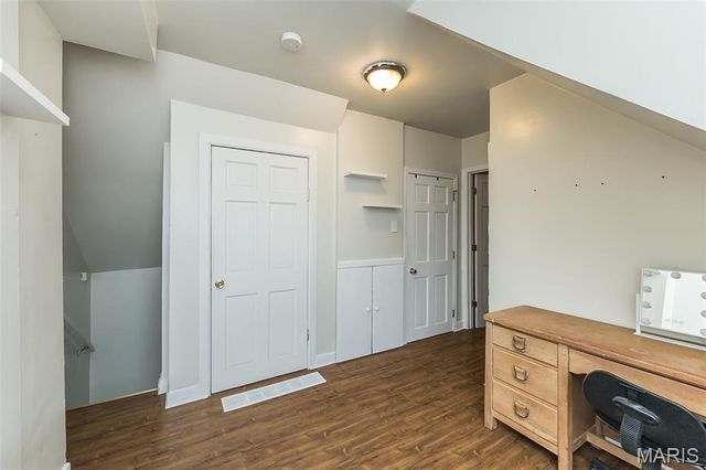 944 Regina Avenue, St Louis, MO 63125