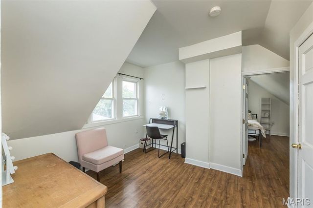 944 Regina Avenue, St Louis, MO 63125