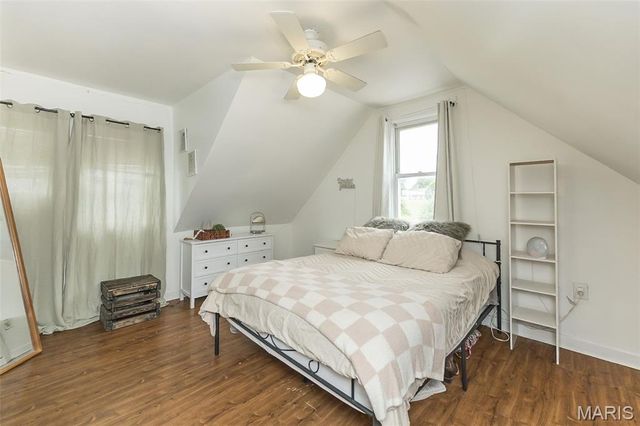 944 Regina Avenue, St Louis, MO 63125