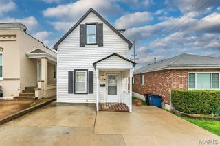 944 Regina Avenue, St Louis, MO 63125