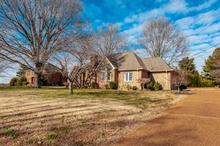 129 Buchanan Cir, Hendersonville, TN 37075