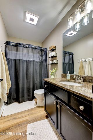 392 Berger Farm Dr, Mt Washington, KY 40047