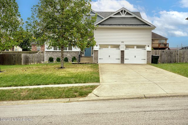 392 Berger Farm Dr, Mt Washington, KY 40047