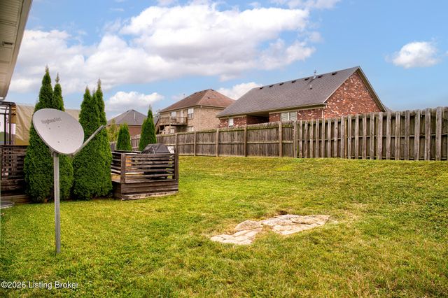 392 Berger Farm Dr, Mt Washington, KY 40047