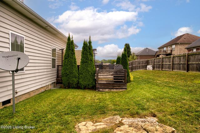 392 Berger Farm Dr, Mt Washington, KY 40047