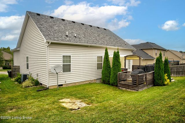 392 Berger Farm Dr, Mt Washington, KY 40047