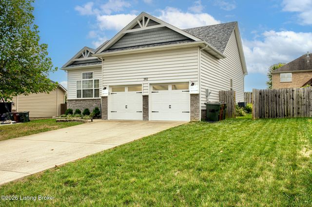 392 Berger Farm Dr, Mt Washington, KY 40047