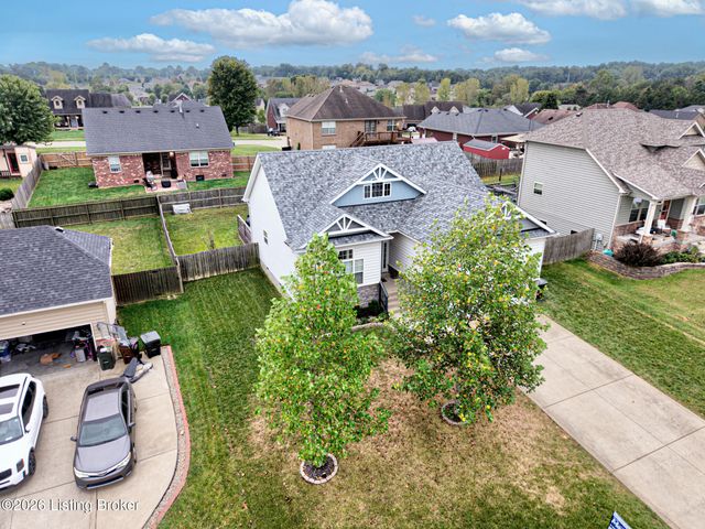 392 Berger Farm Dr, Mt Washington, KY 40047