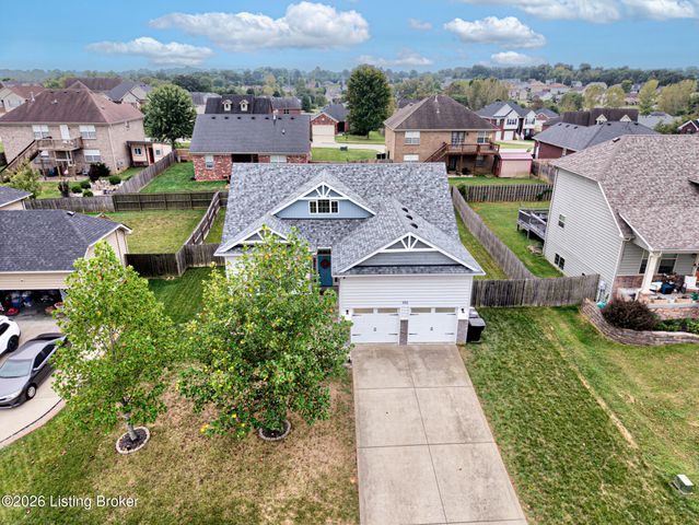 392 Berger Farm Dr, Mt Washington, KY 40047