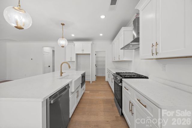 109 Brooke Forest Court, Mooresville, NC 28115