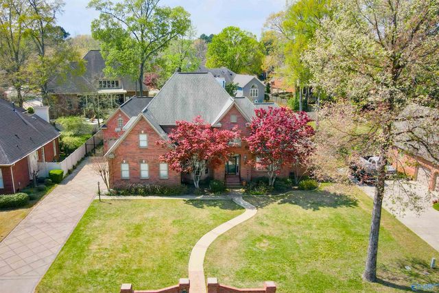 1538 Blackhall Lane SE, Decatur, AL 35601