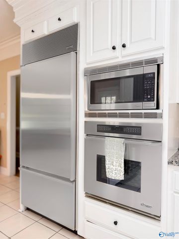 1538 Blackhall Lane SE, Decatur, AL 35601