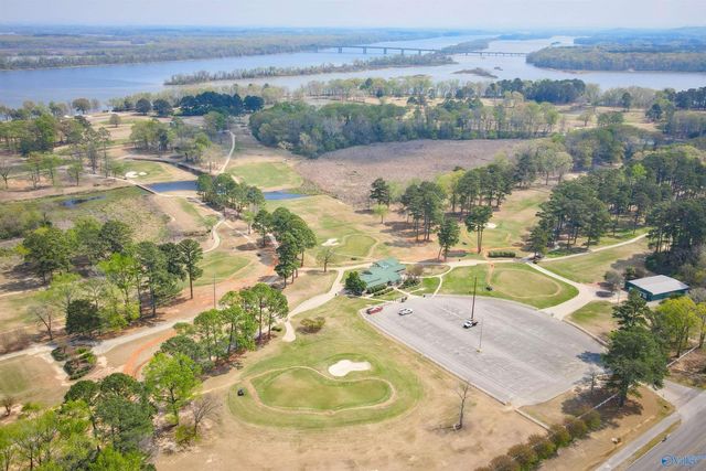 1538 Blackhall Lane SE, Decatur, AL 35601