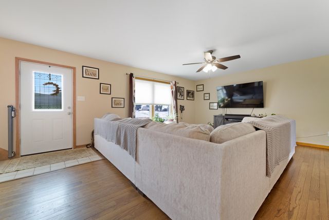 306 Bach Road, Schererville, IN 46375