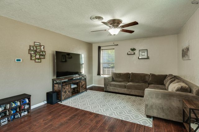 5400 DEWEY STREET, Wichita Falls, TX 76306