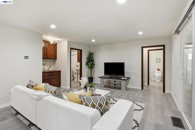 44304 Paiute Ct, Fremont, CA 94539