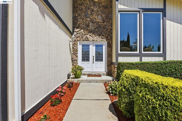 44304 Paiute Ct, Fremont, CA 94539