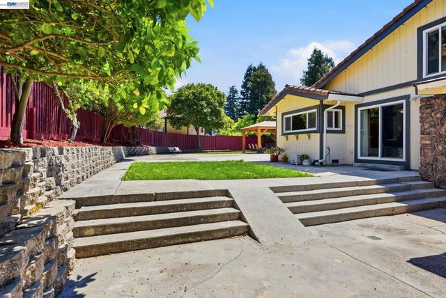 44304 Paiute Ct, Fremont, CA 94539