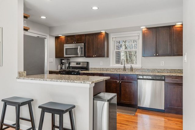 26 Pheasant Run Lane, Stratham, NH 03885