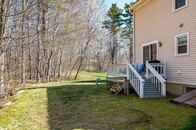 26 Pheasant Run Lane, Stratham, NH 03885