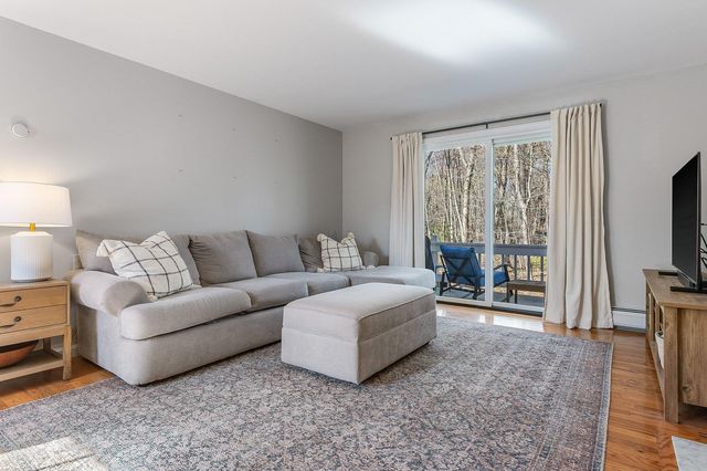 26 Pheasant Run Lane, Stratham, NH 03885
