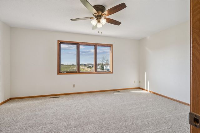 1280 S 15th Street, Marion, IA 52302