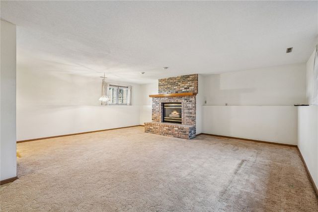 1280 S 15th Street, Marion, IA 52302