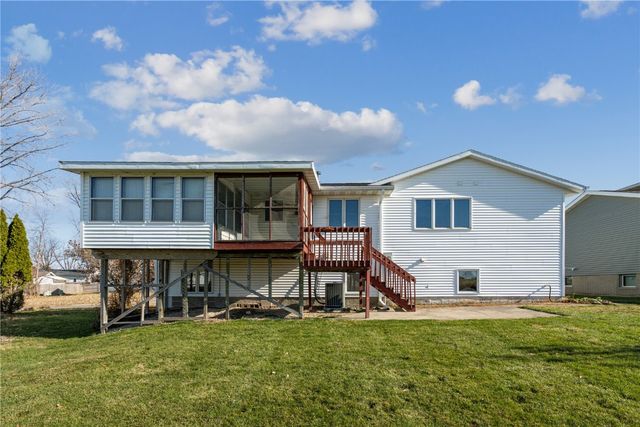 1280 S 15th Street, Marion, IA 52302