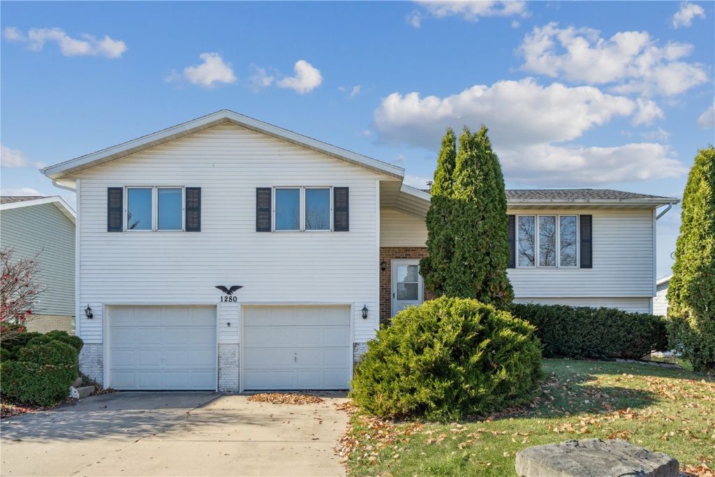 1280 S 15th Street, Marion, IA 52302