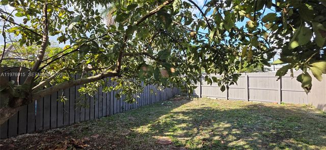 11321 SW 65th St, Miami, FL 33173