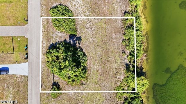 527 NW 24th TER, Cape Coral, FL 33993