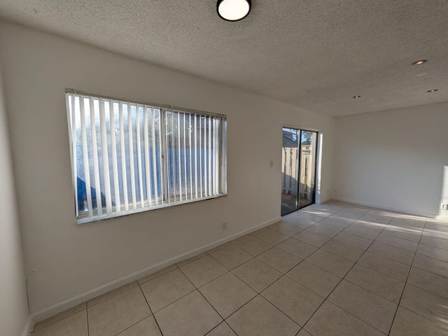 2142 NW 57th Avenue 14-A, Fort Lauderdale, FL 33313