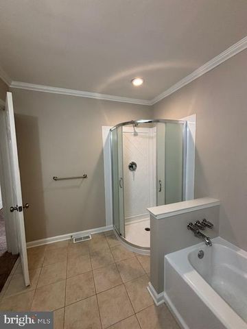 60 RIVER BANK DR, Roebling, NJ 08554