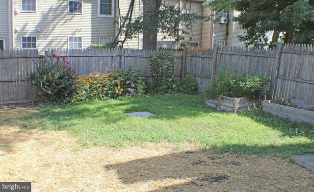 60 RIVER BANK DR, Roebling, NJ 08554